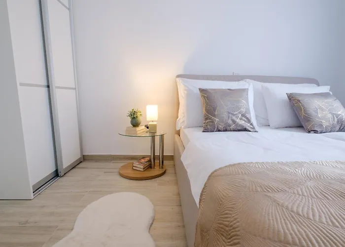 Mb Luxury アパート